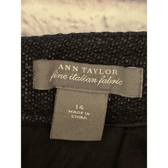 Ann Taylor black metallic twill pencil skirt fine Italian fabric size 14 - Picture 3 of 13